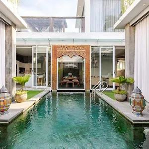 https://salty-villa.hotelsseminyak.net